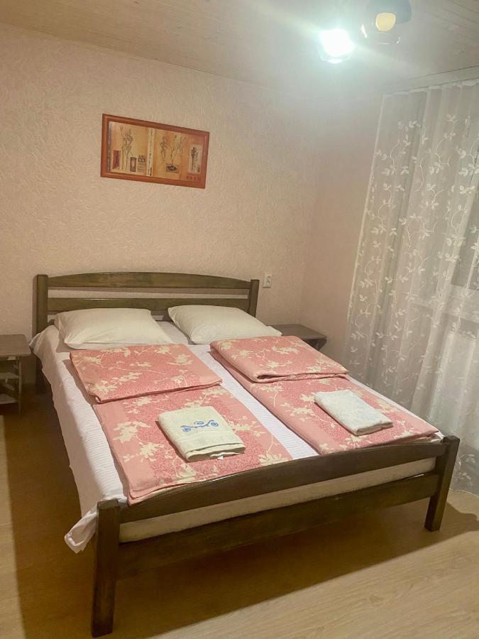 Hotel Pid Skeleyu Lazeshchyna Esterno foto