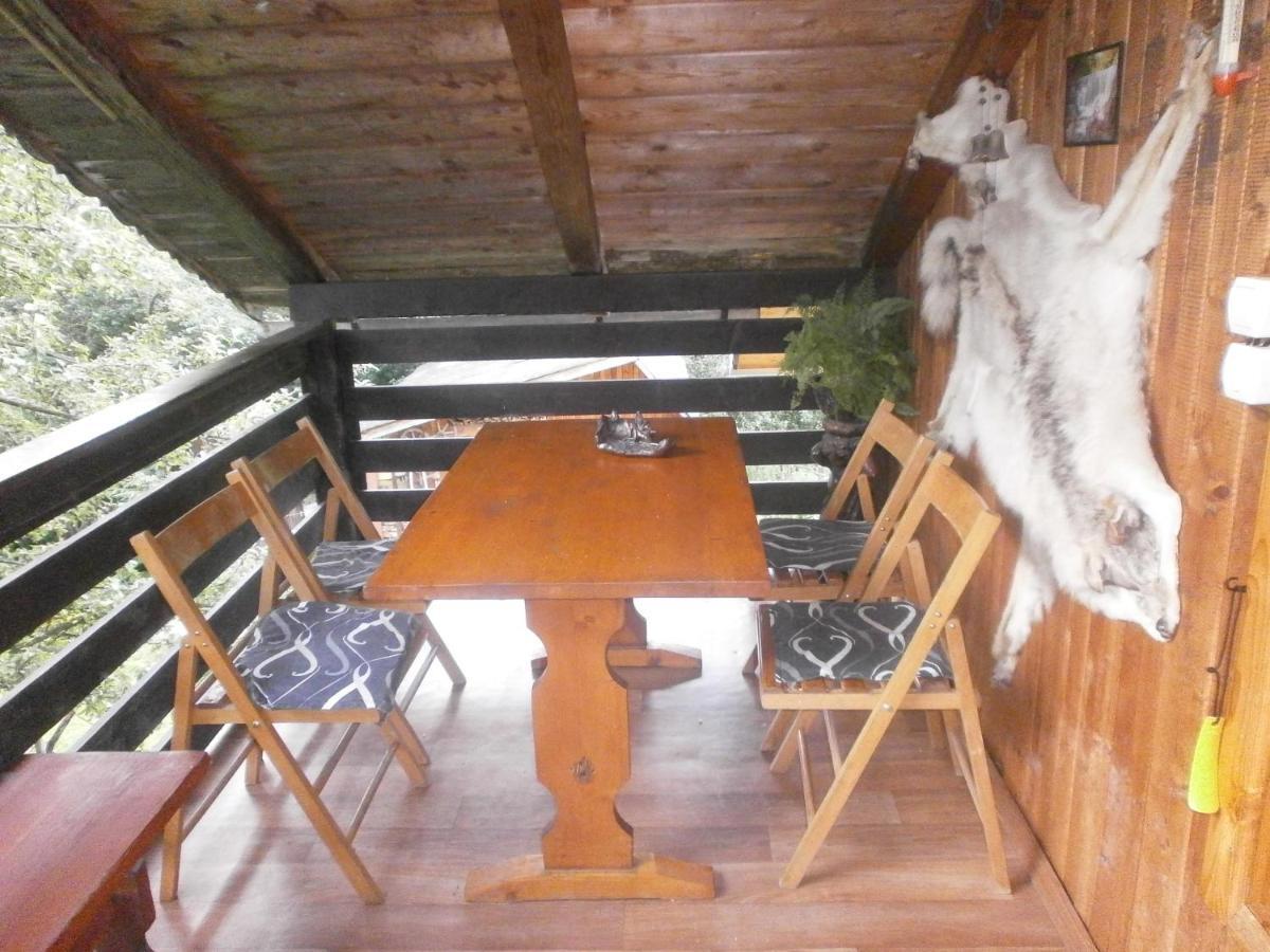 Hotel Pid Skeleyu Lazeshchyna Esterno foto